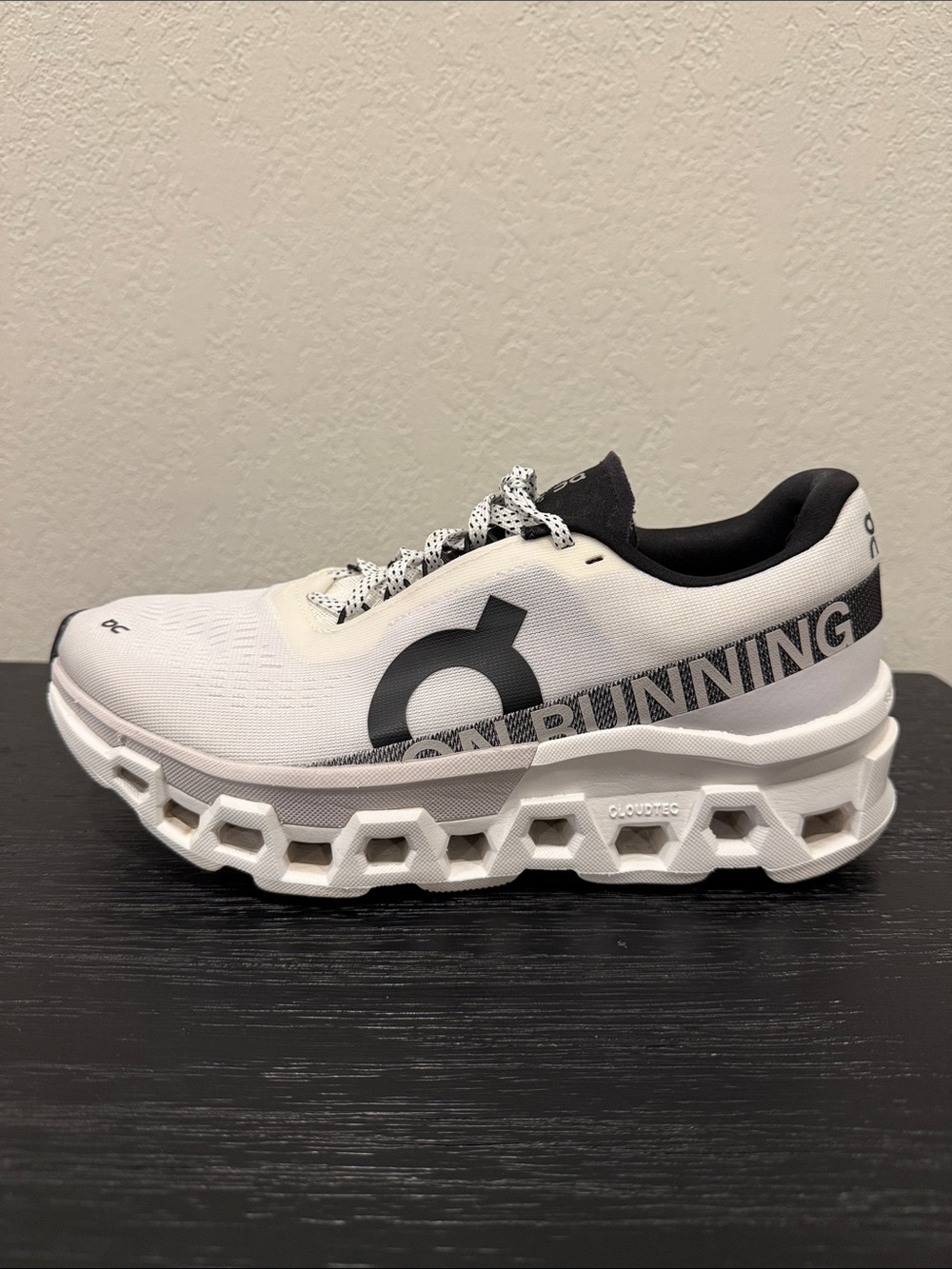 Women’s Size 10 On Cloud Cloudmonster 2 Running  Cloudtec W10 Shoes White / Gray
